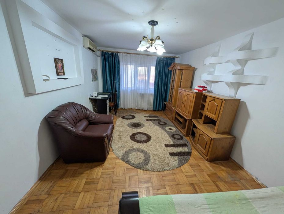 Închiriez apartament cu 2 camere decomandat