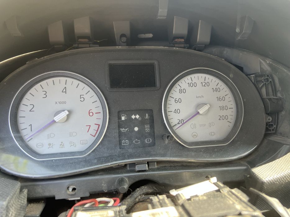 Dacia sandero на части