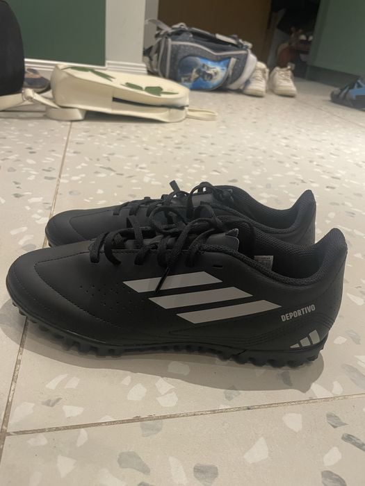 Неизползвани стоножки adidas deportivo размер 40