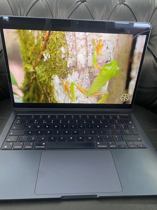 MacBook Air M2 13-inch/ 256 Gb / Space Gray / Cod produs: JXQP
