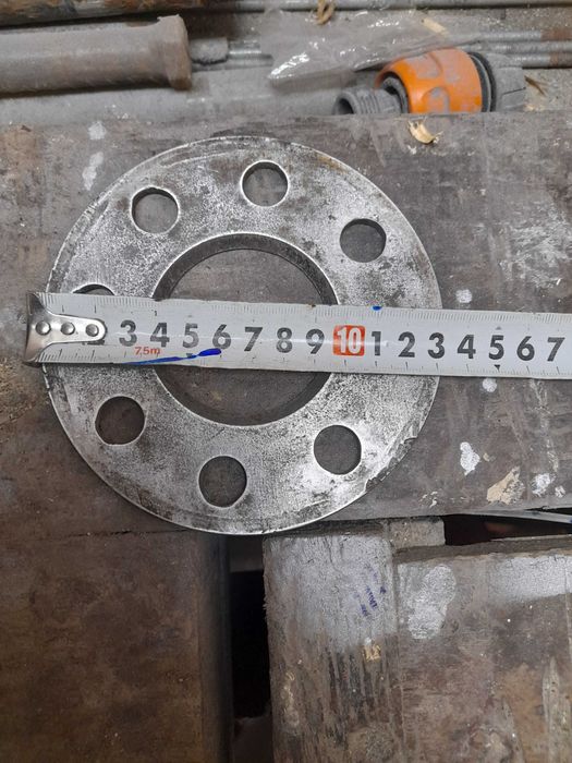 Продавам 2 броя фланци за джанти с дебелина 5мм