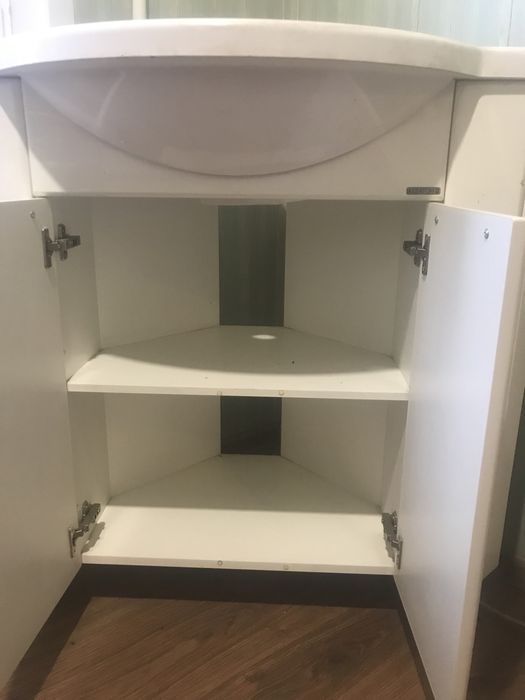 Продам угловую раковину