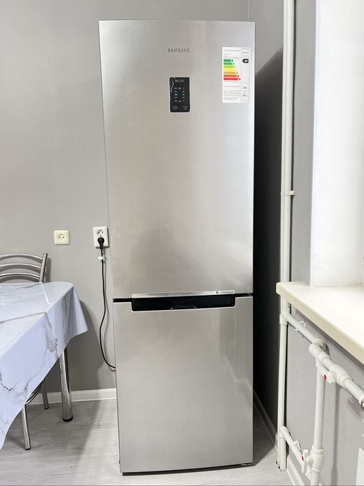 Продам холодильник Самсунг