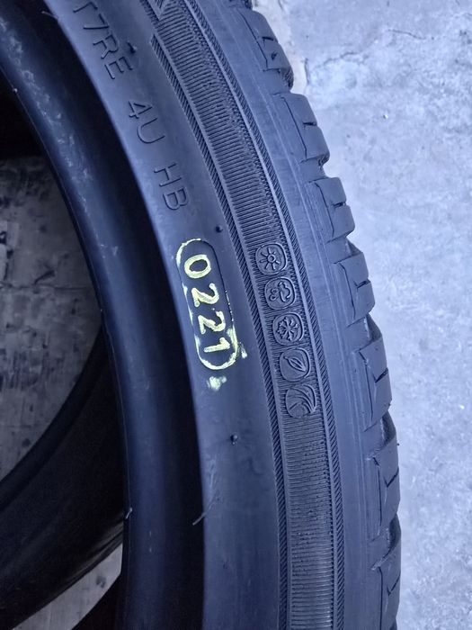 2 Anvelope  Hankook 235/40 ZR18  M/S (All Seasson) Impecabile.