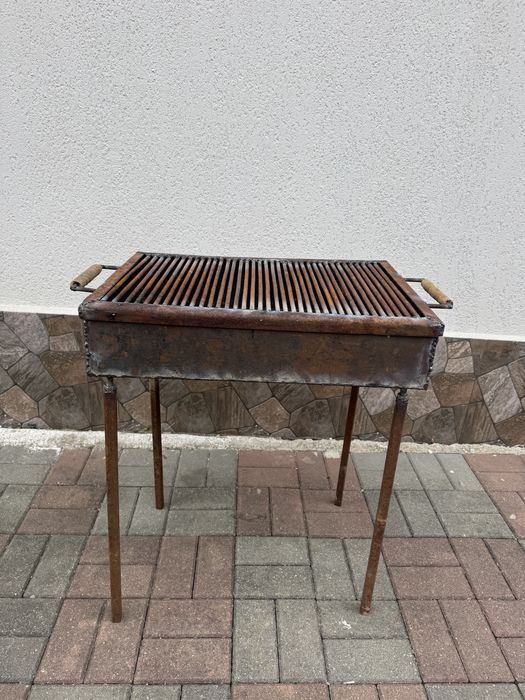 Gratar Solid cu picioare detasabile