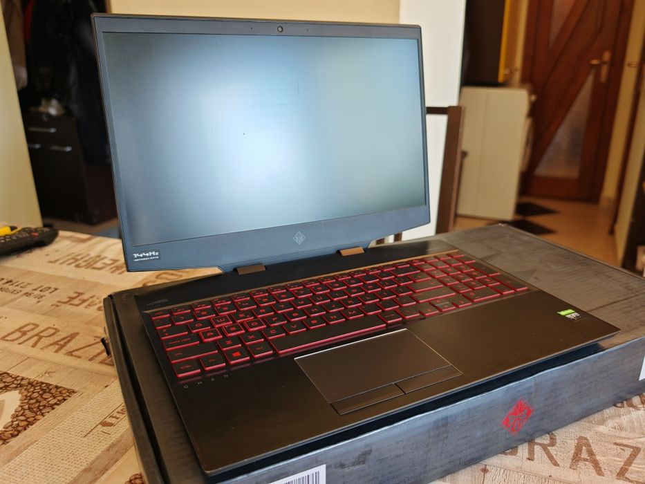 Laptop gaming Hp Omen 15/i5-9300h/RTX 2060 6 gb/16 gb ram/512 SSD/1 tb HDD/144 HZ