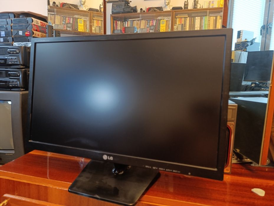 Монитор LG нерабочий