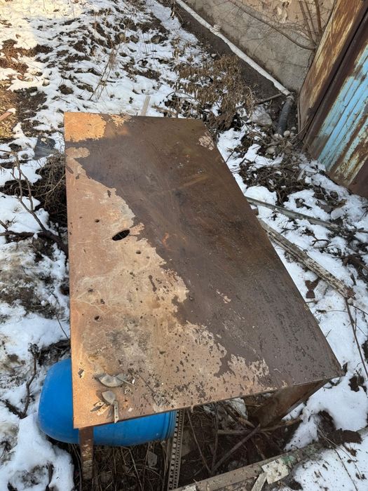 Стол железный, верстак