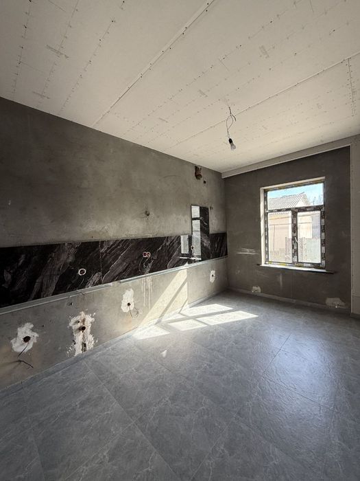 FOOD CITY ва Янги қўйлиқ савдо мажмуаси ёнида янги қурилган ҳовли уй