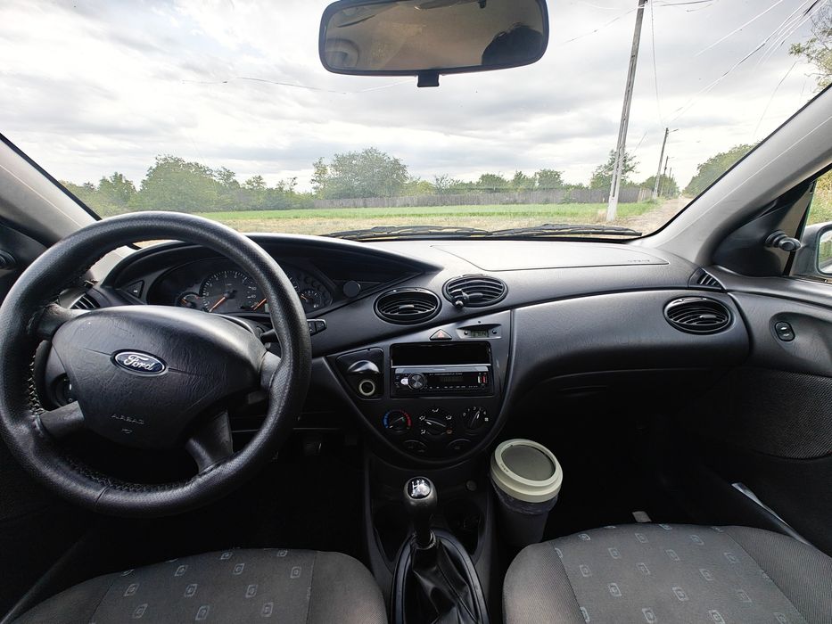 Ford Focus 1.4 benzină