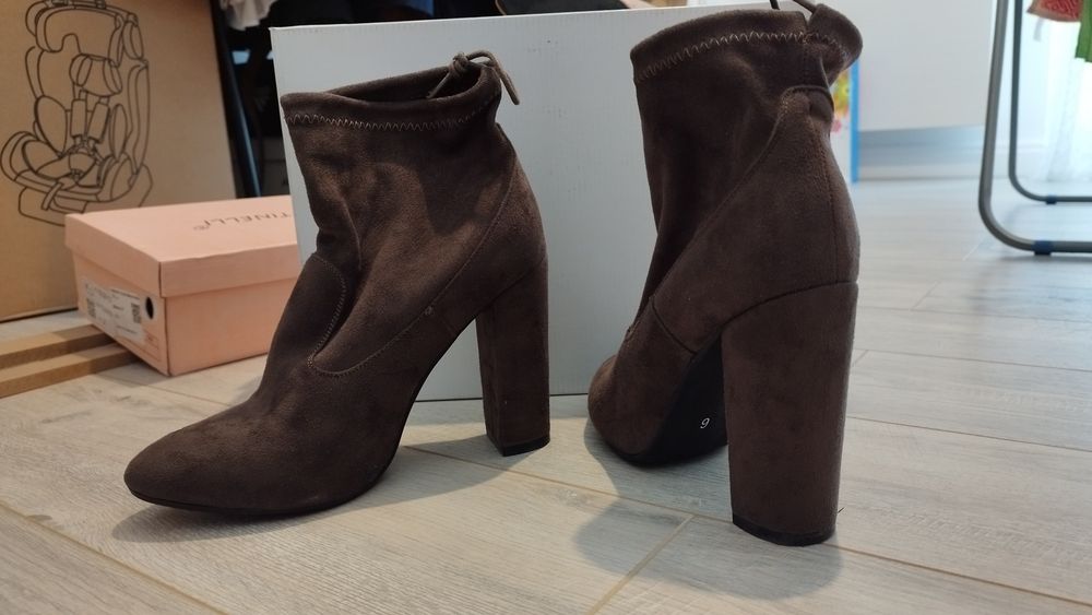 Botine mărimea 39