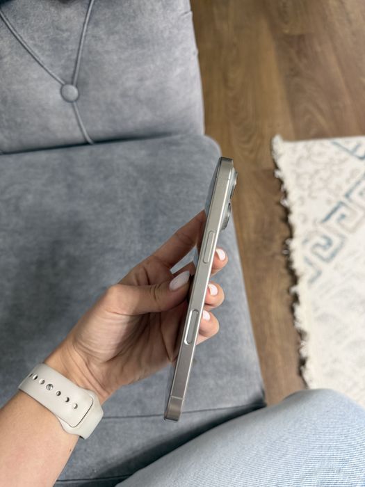 Iphone 16 pro продам