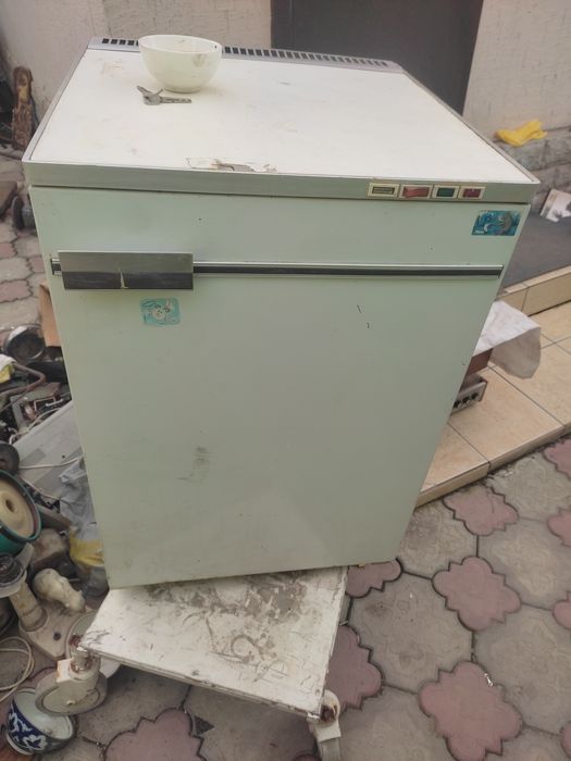 Продам морозильник состояние отличное работает