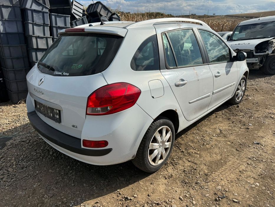 Dezmembrez Renault clio 3 facelift break alb 2012 1.5 dci K9K770 volan stanga