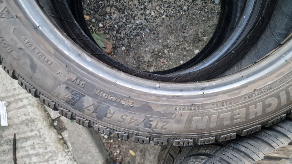 215 45 17 Michelin 2 anvelope iarna