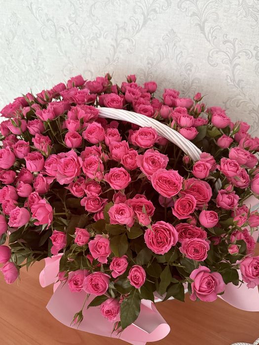 Свежий букет в корзине