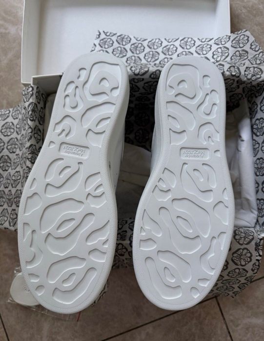 !! Reducere !! Adidasi/Sneakers Alexander McQueen albi