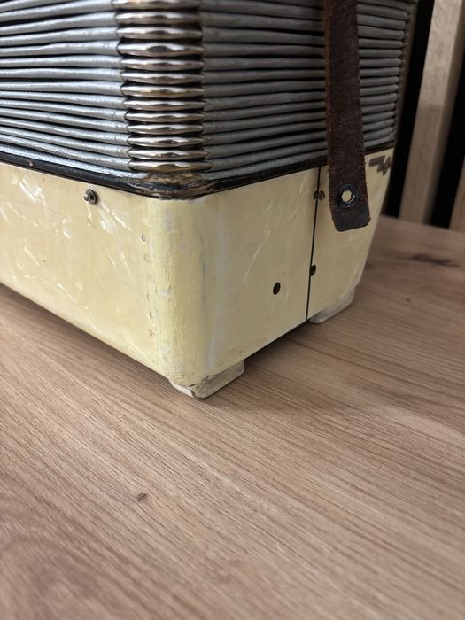 Acordeon Hohner Tango 2 cu 80 de basi