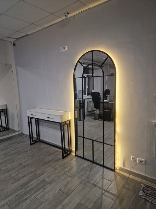 Нарезка зеркал и стекла