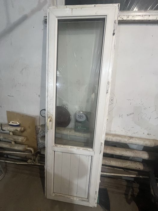 Продам окна дверь пластиковые