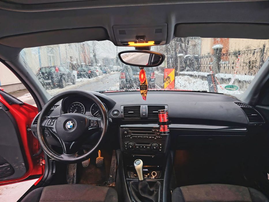 Se vinde BMW M1 cu motor de 2L Diesel. Fiscal pe loc 
Preț 2500 € ușor