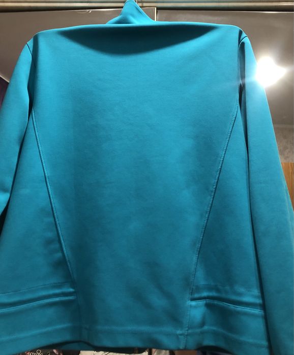 Кофта олимпийка бирюзовая.