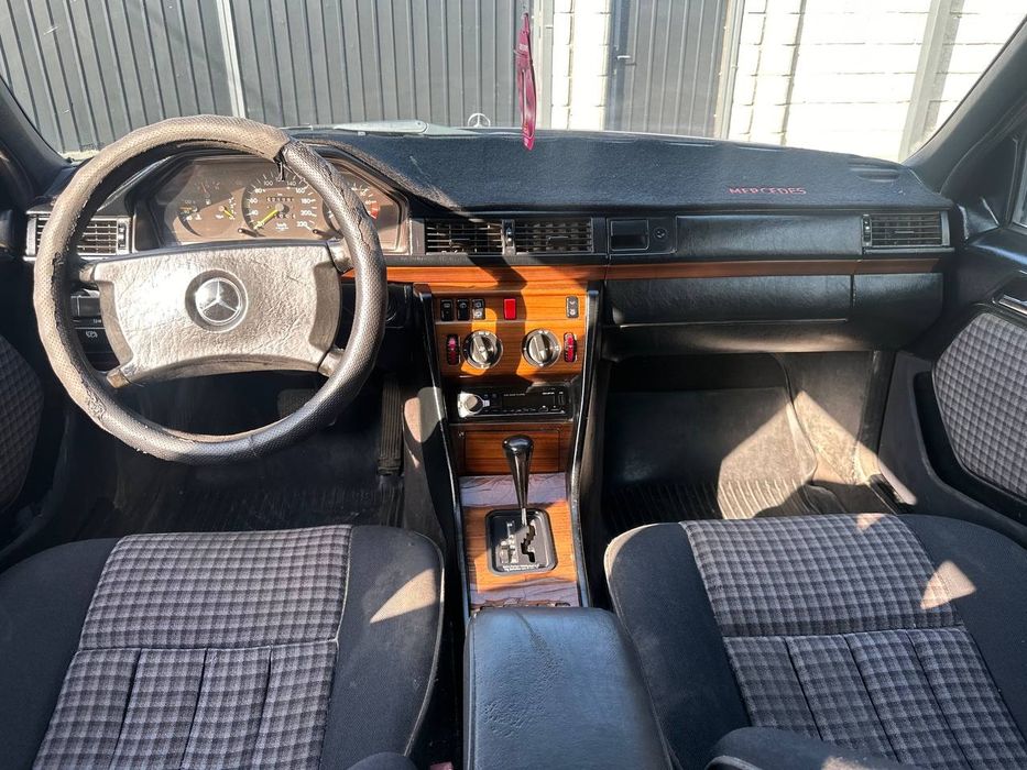 Продам Мерседес 124 универсал