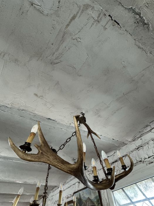 Candelabru din coarne naturale