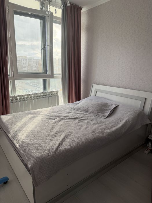 Продам кровать 140 на 200 м без матраса