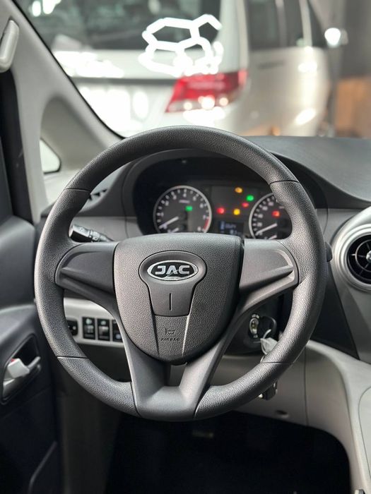 Jac M3 Luxe miniveni