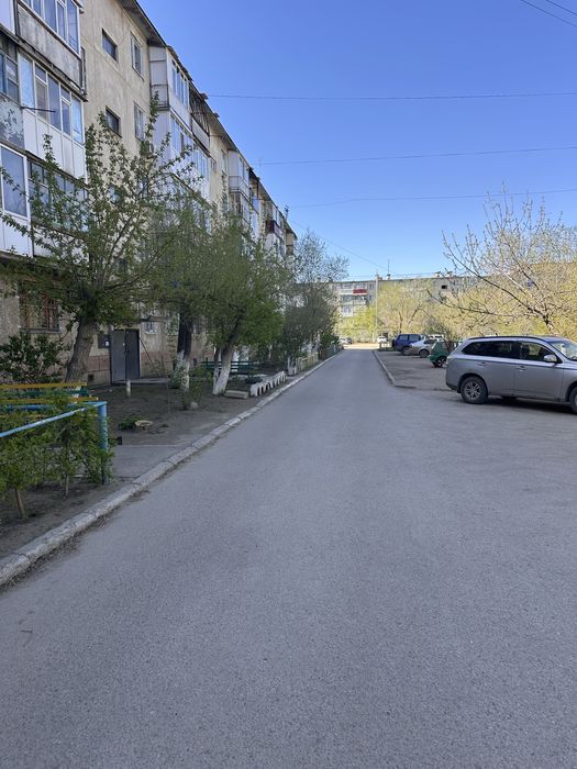Продам 2 квартиру  Есет Батыр 105 к2