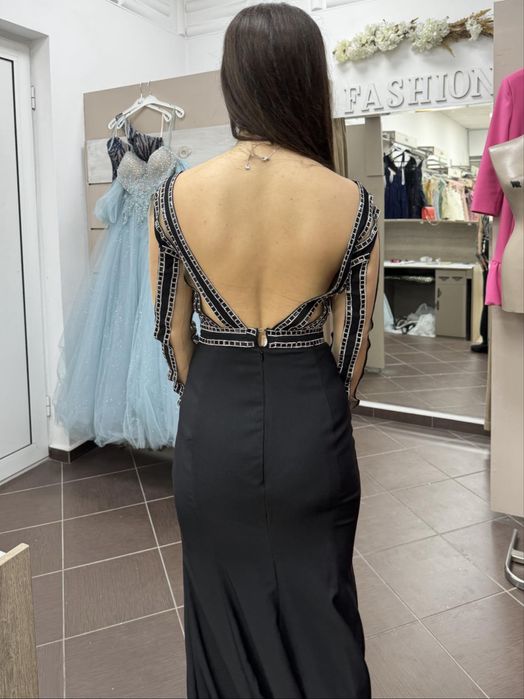 Елегантна дизайнерска рокля