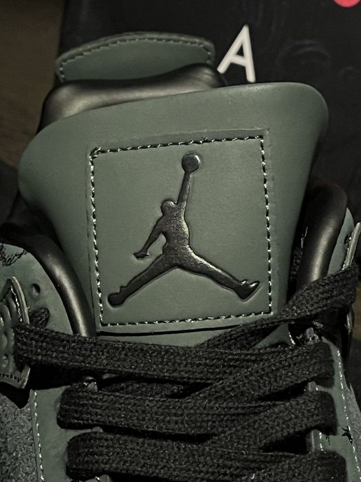 Jordan 4 Retro Kaws