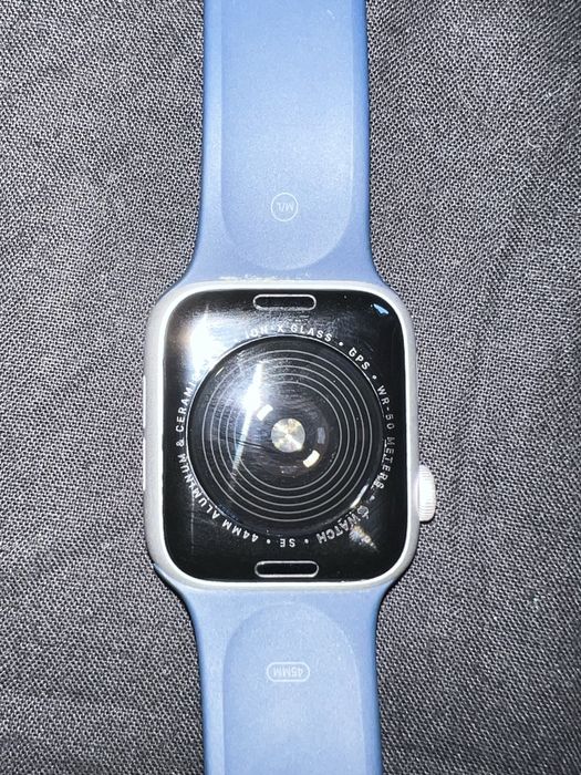 Apple Watch SE 44 в идеальном состоянии