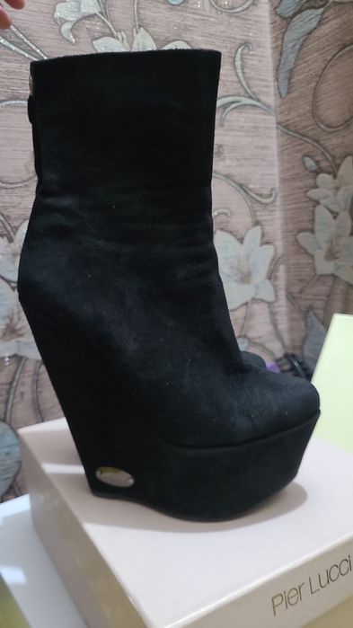 Продам зимние сапоги 38 размер