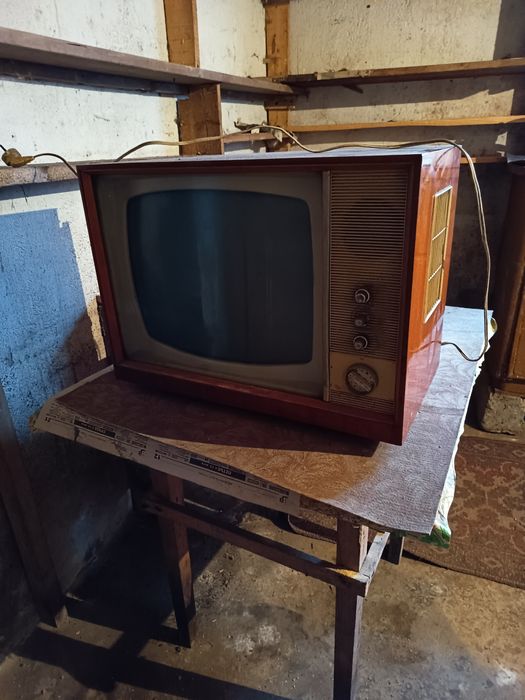 Ретро телевизор пирин