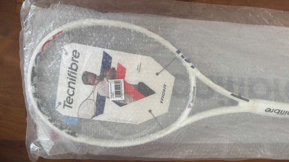 НОВА Tecnifibre T-Fight 295 Isoflex Grip 2 + подарък Razor Code
