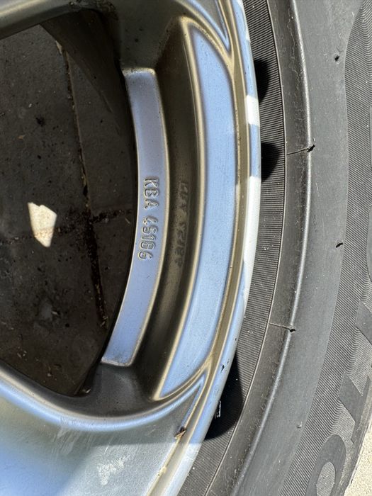 Джанти със зимни гуми 5х114,3 225/50/17 Pirelli sottozero 3
