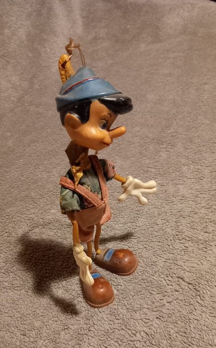 Pinochio vintage, anii 50, imbracaminte originala, perioada comunista,