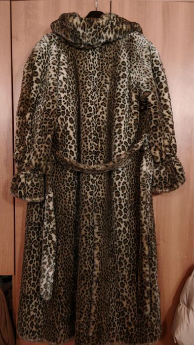 Дълго палто от изкуствена кожа