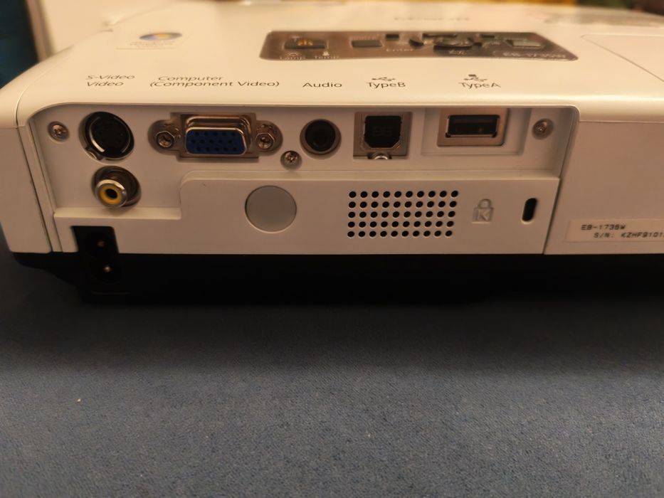 Proiector Epson model:H270B