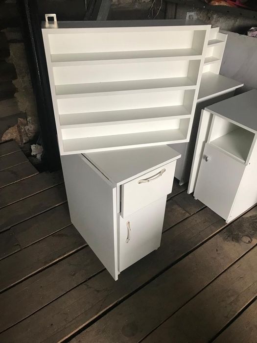 Продам маникюрный стол  новый