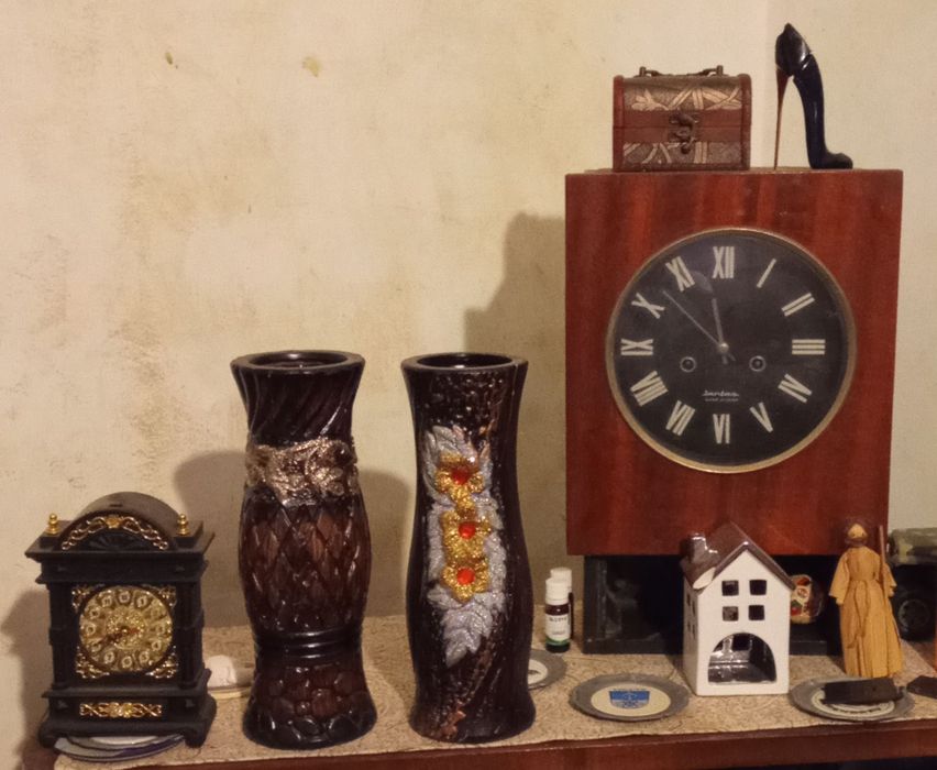 Vaza ceramică colorate.