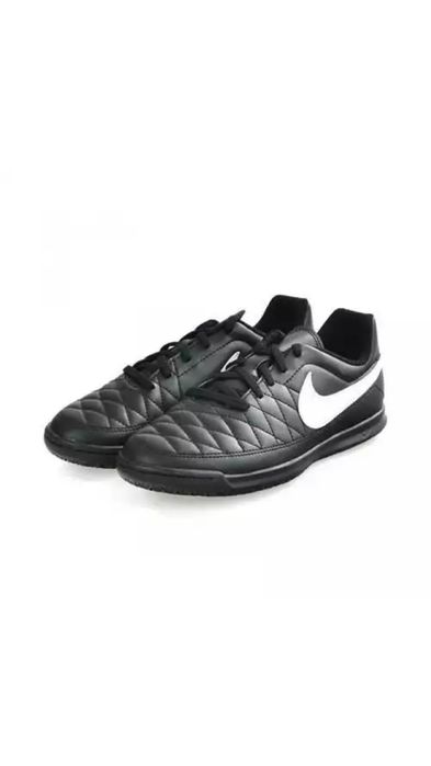 Ghete Fotbal Nike JR Majestry IC AQ7895001

Noi originali