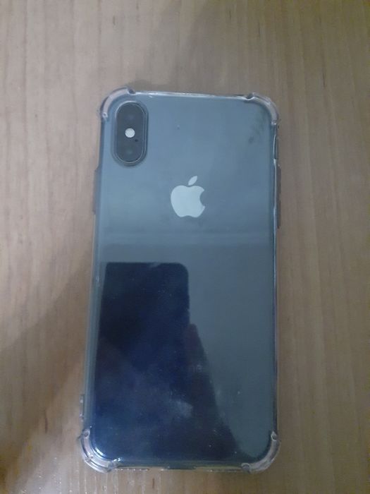 Айфон xs с чехлом.