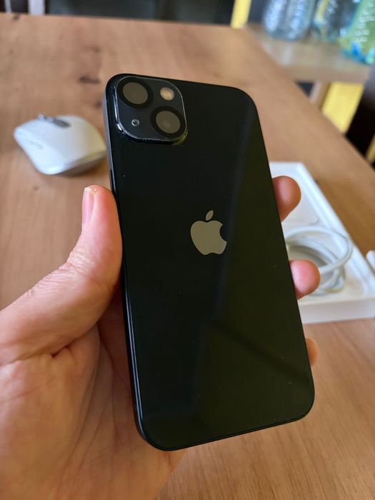 iPhone 13, 128GB с гаранция.