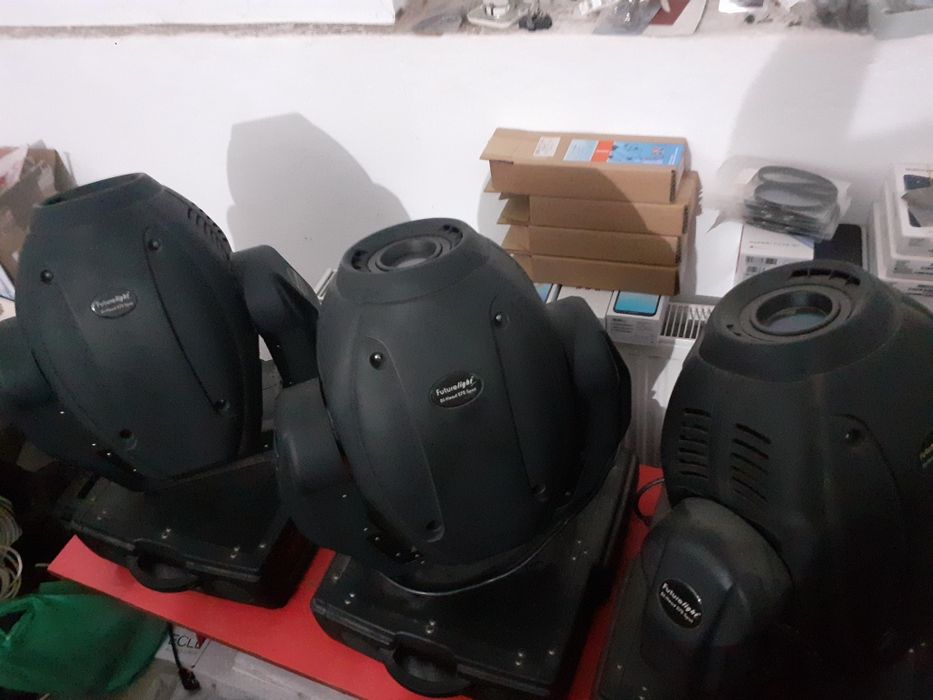 Moving Head Futurelight Dj Head 575