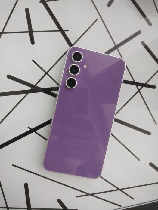 Samsung S23Fe телефон