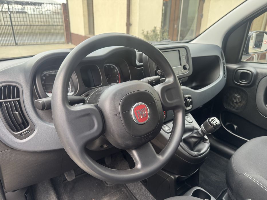 Vând Fiat Panda 1.0 Hybrid 70cp