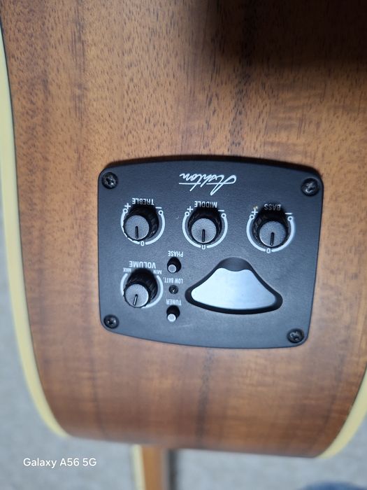 Gitara  guitar eng katta razmer.Buxoro